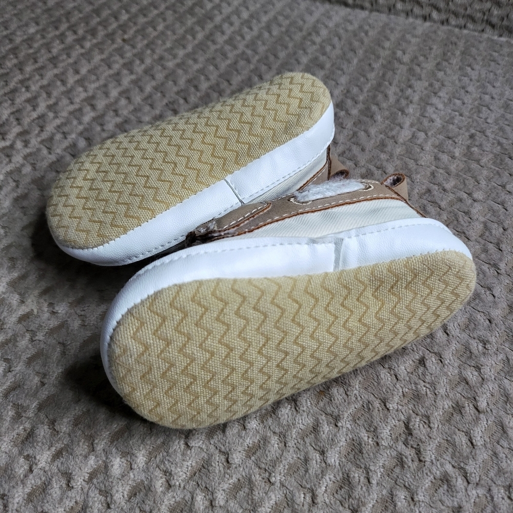 Baby Boys' Crib Shoes - Cat & Jack Beige - Picture 4 of 5
